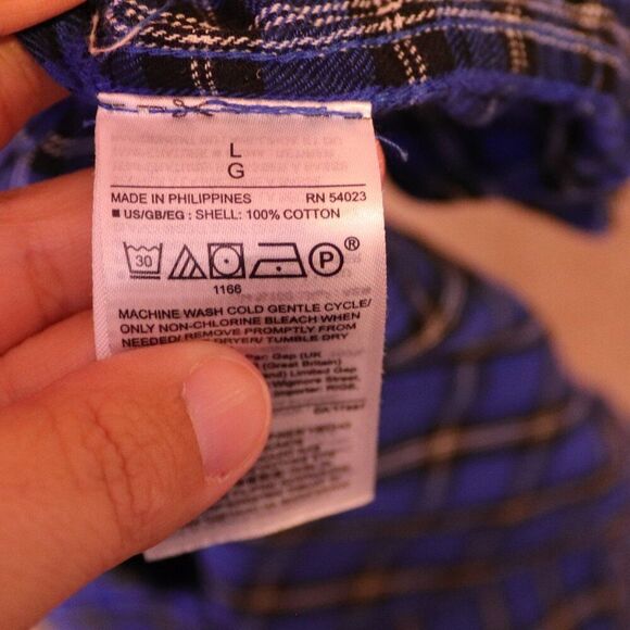 GAP | Boyfriend Fit Plaid Button Up Shirt - Picture 6 of 7